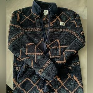 Men’s Northface Fleece. 100% Polyester.